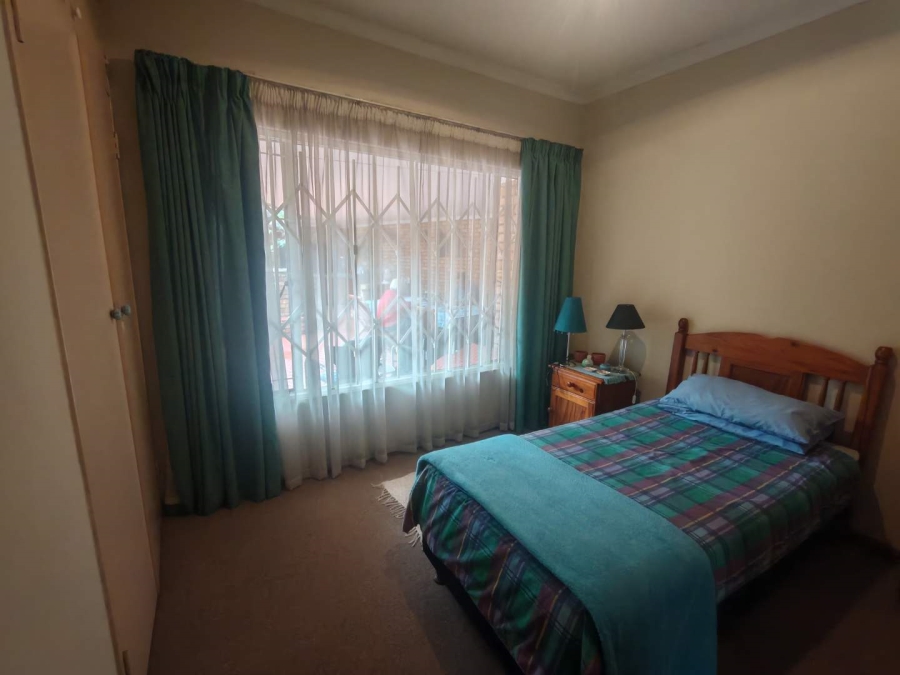 4 Bedroom Property for Sale in Eldoraigne Gauteng