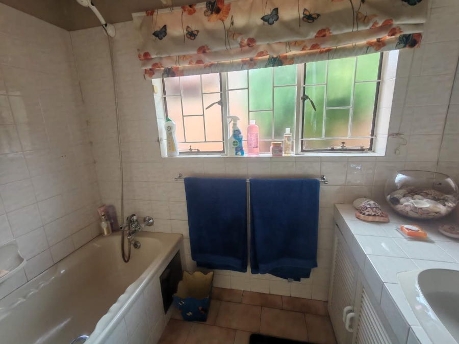 4 Bedroom Property for Sale in Eldoraigne Gauteng