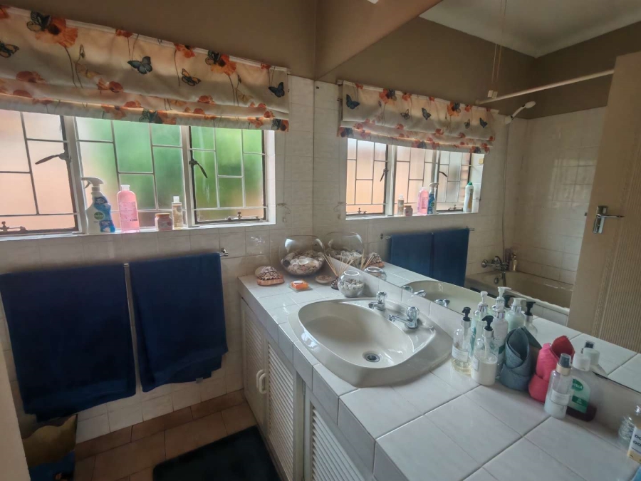 4 Bedroom Property for Sale in Eldoraigne Gauteng