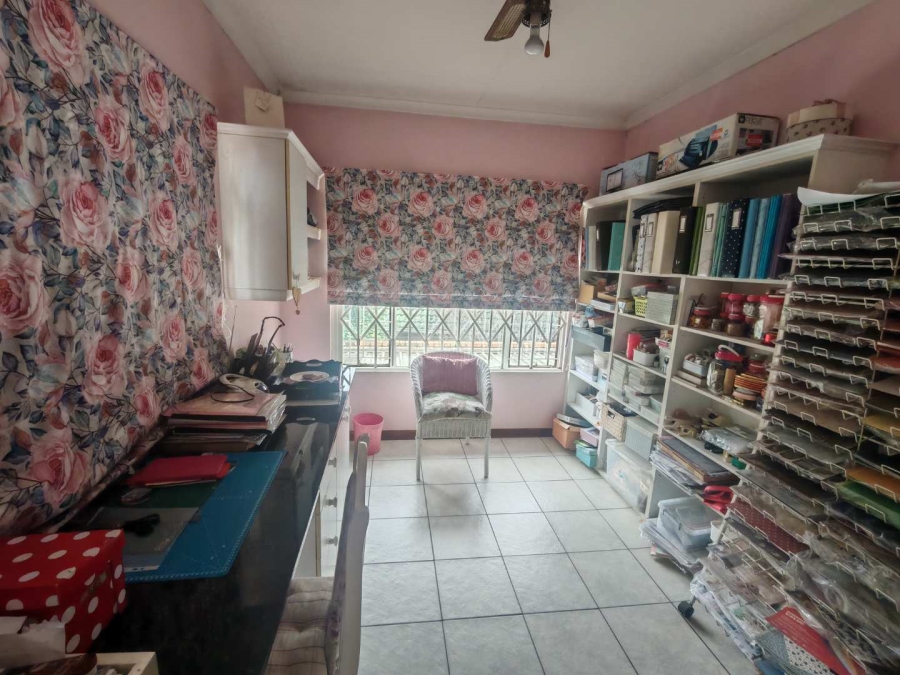 4 Bedroom Property for Sale in Eldoraigne Gauteng