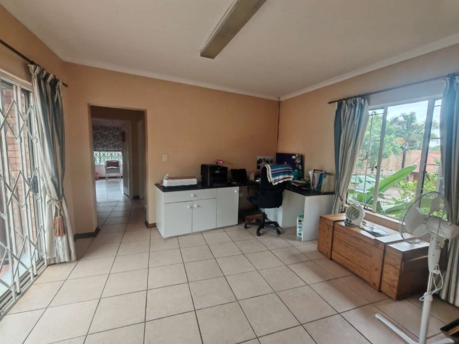 4 Bedroom Property for Sale in Eldoraigne Gauteng