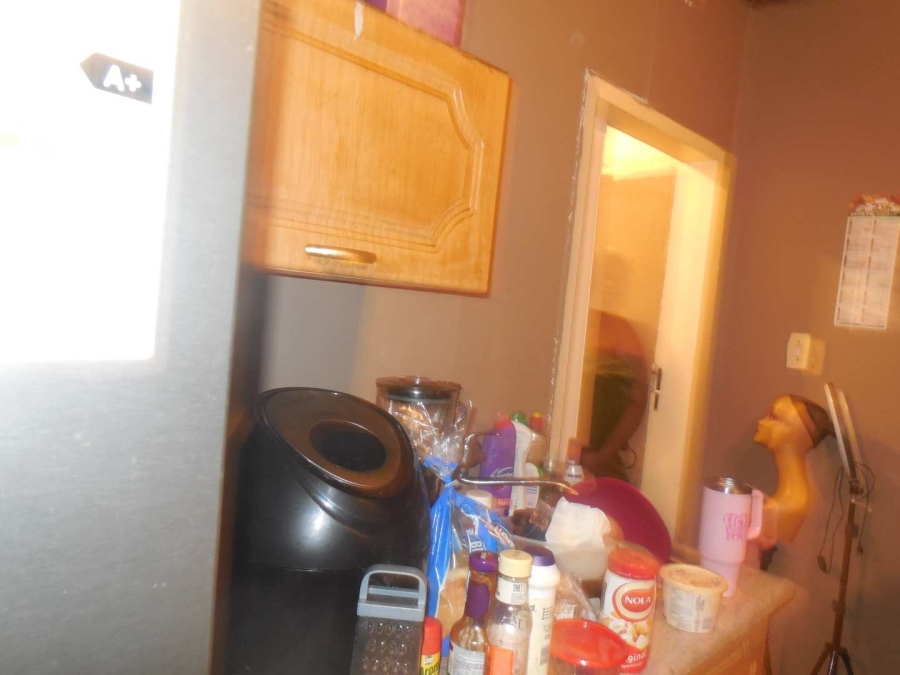 To Let 1 Bedroom Property for Rent in Silverton Gauteng