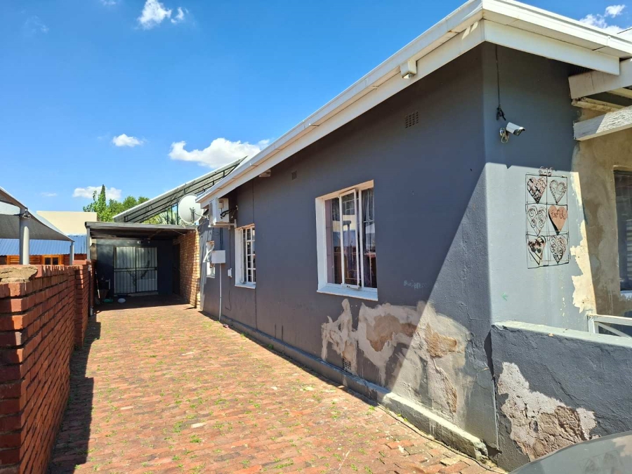 3 Bedroom Property for Sale in Villieria Gauteng