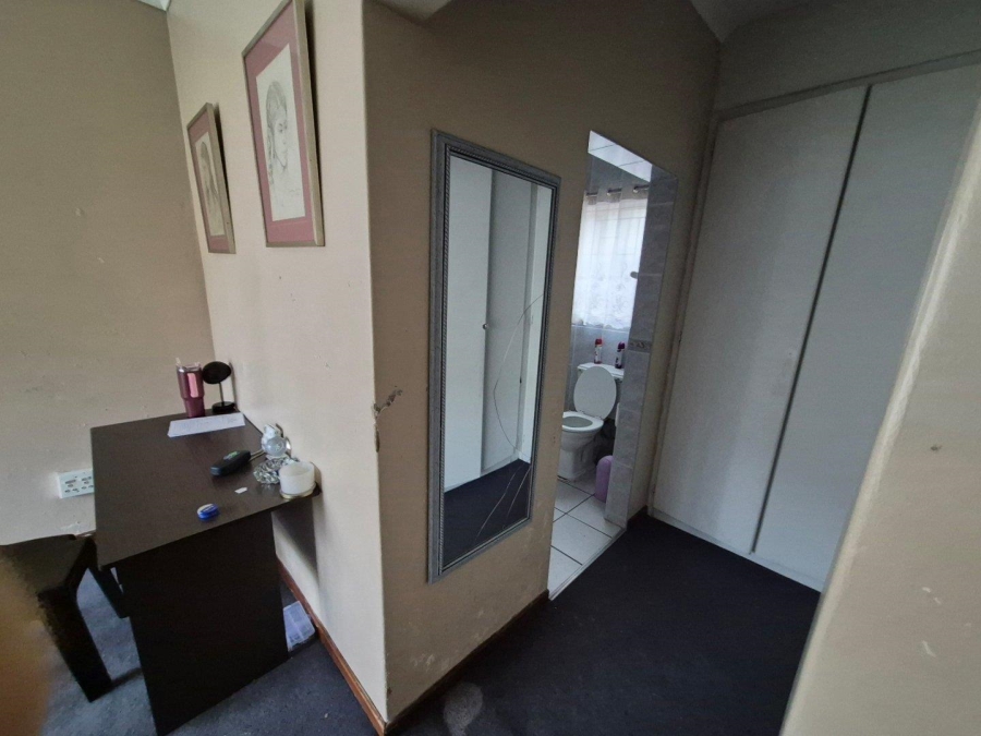 5 Bedroom Property for Sale in Rietvalleirand Gauteng