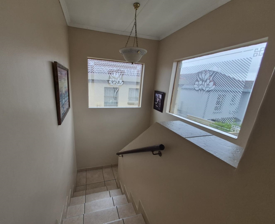 5 Bedroom Property for Sale in Rietvalleirand Gauteng