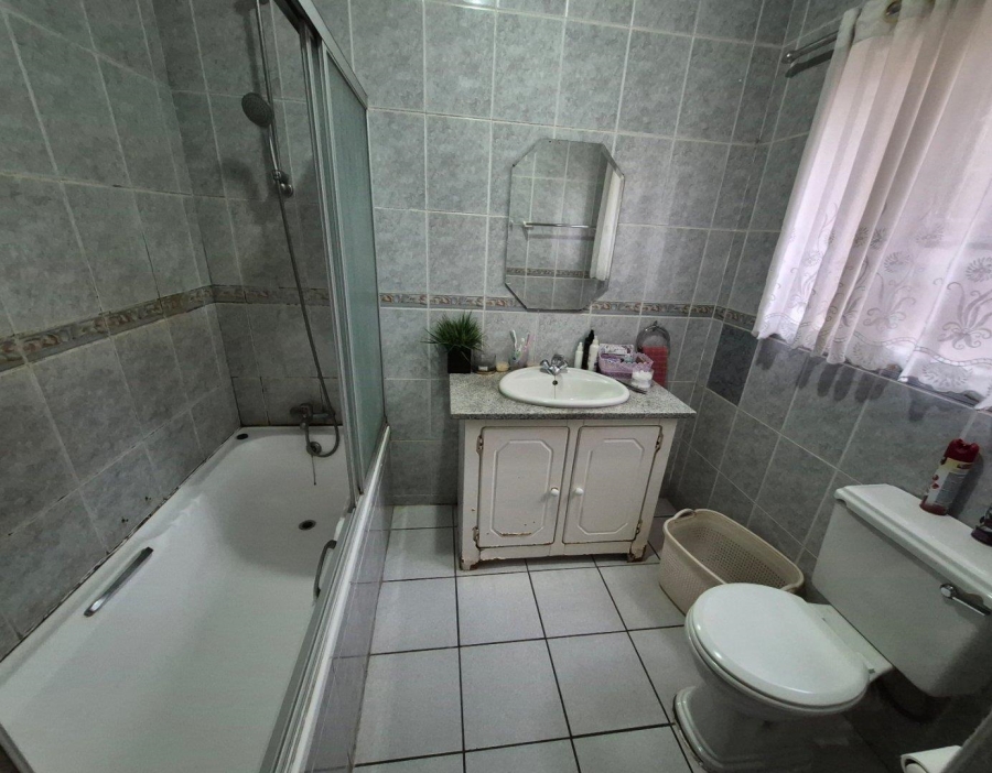 5 Bedroom Property for Sale in Rietvalleirand Gauteng