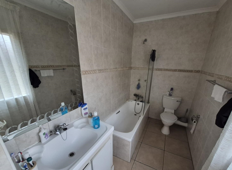 5 Bedroom Property for Sale in Rietvalleirand Gauteng