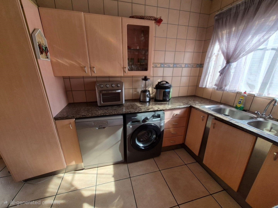 5 Bedroom Property for Sale in Rietvalleirand Gauteng