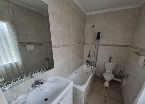 5 Bedroom Property for Sale in Rietvalleirand Gauteng