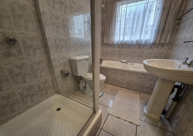 5 Bedroom Property for Sale in Rietvalleirand Gauteng