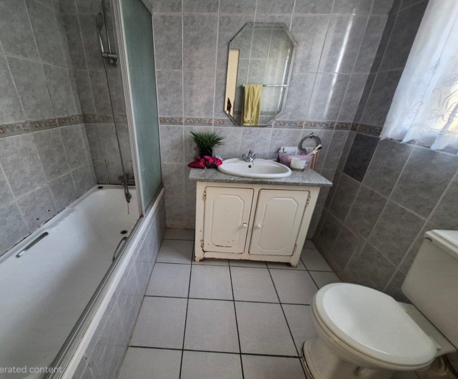 5 Bedroom Property for Sale in Rietvalleirand Gauteng