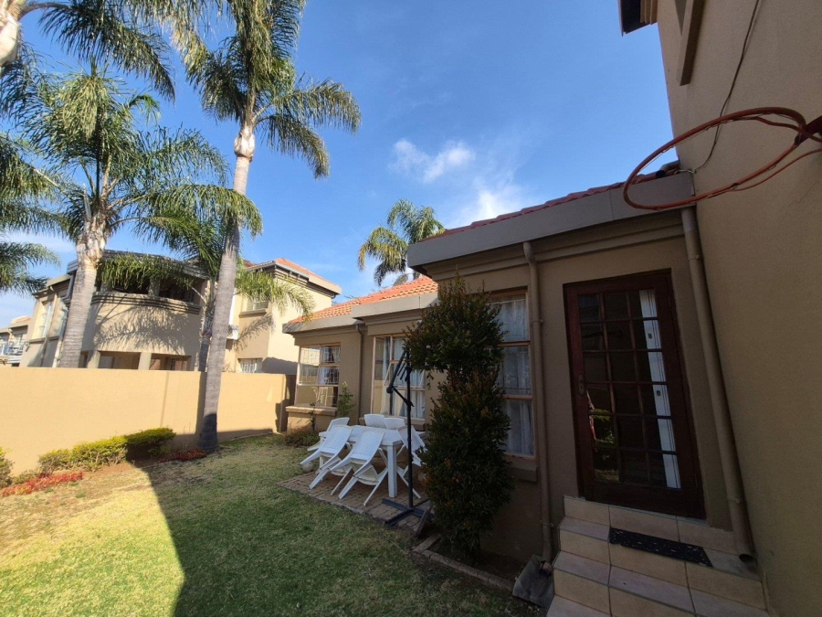 5 Bedroom Property for Sale in Rietvalleirand Gauteng