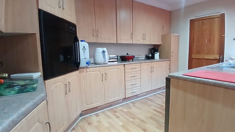 6 Bedroom Property for Sale in Kempton Park Ext 4 Gauteng