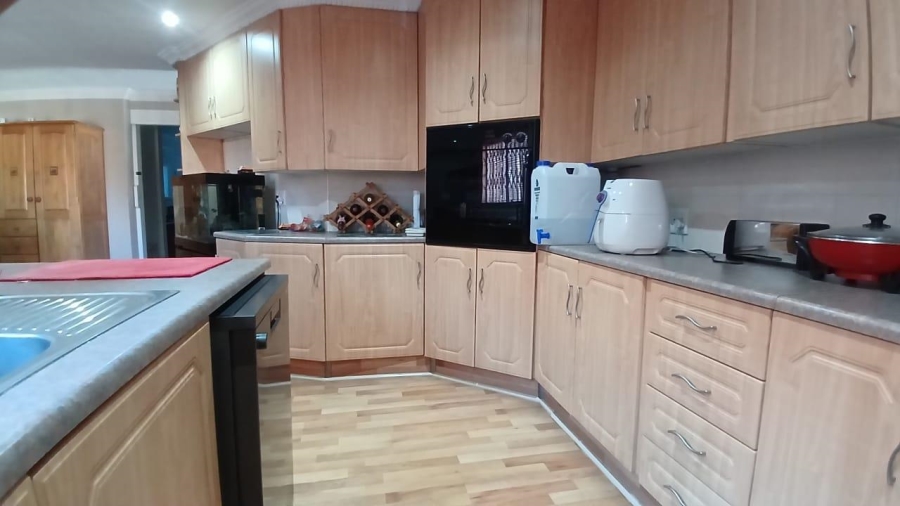 6 Bedroom Property for Sale in Kempton Park Ext 4 Gauteng