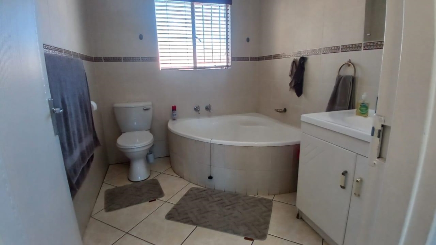 6 Bedroom Property for Sale in Kempton Park Ext 4 Gauteng