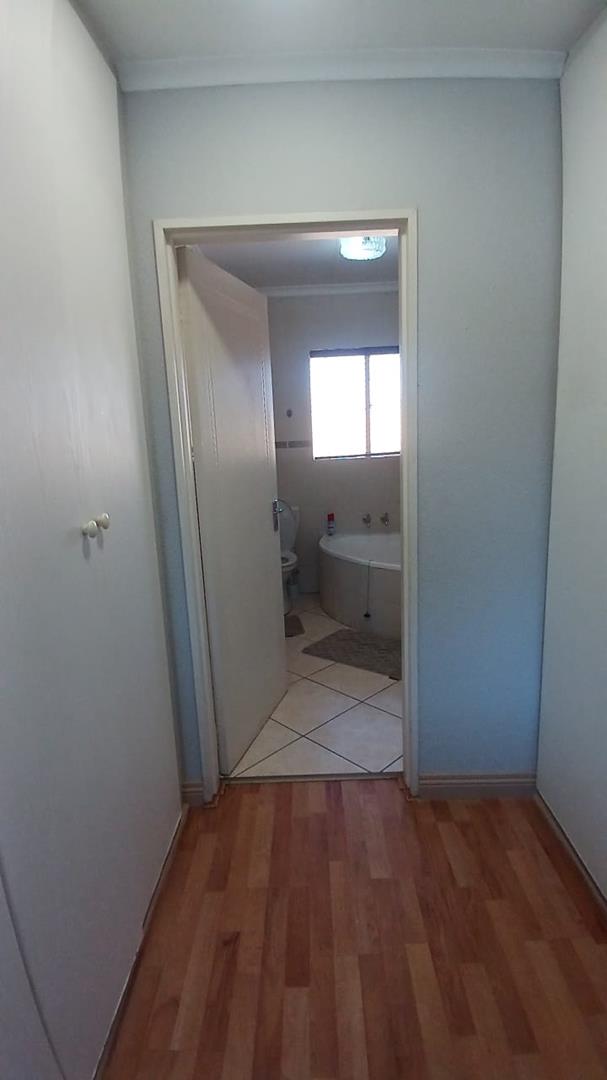 6 Bedroom Property for Sale in Kempton Park Ext 4 Gauteng