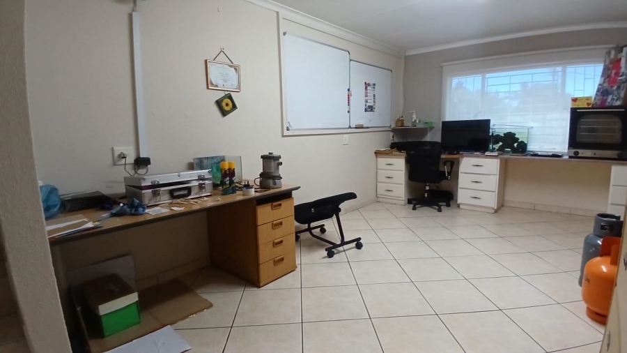 6 Bedroom Property for Sale in Kempton Park Ext 4 Gauteng
