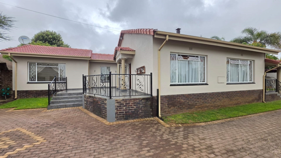 3 Bedroom Property for Sale in South Crest Gauteng