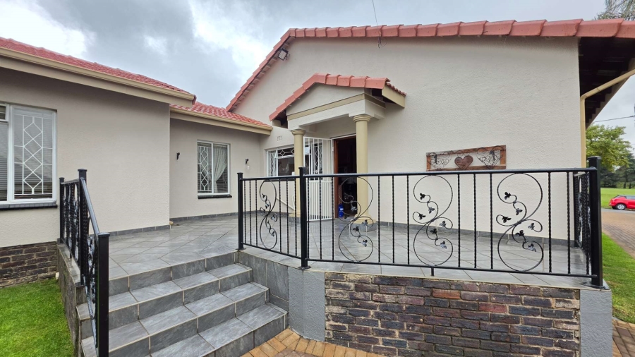 3 Bedroom Property for Sale in South Crest Gauteng