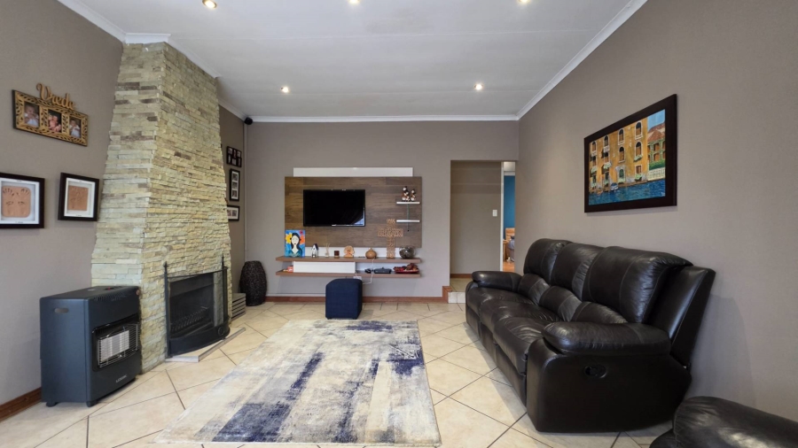 3 Bedroom Property for Sale in South Crest Gauteng