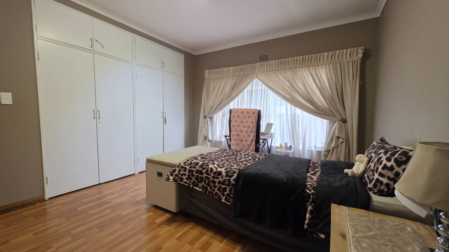 3 Bedroom Property for Sale in South Crest Gauteng