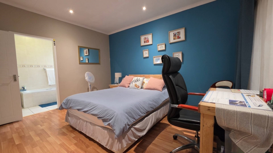 3 Bedroom Property for Sale in South Crest Gauteng