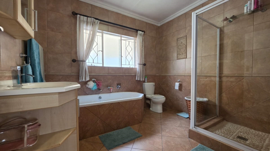 3 Bedroom Property for Sale in South Crest Gauteng