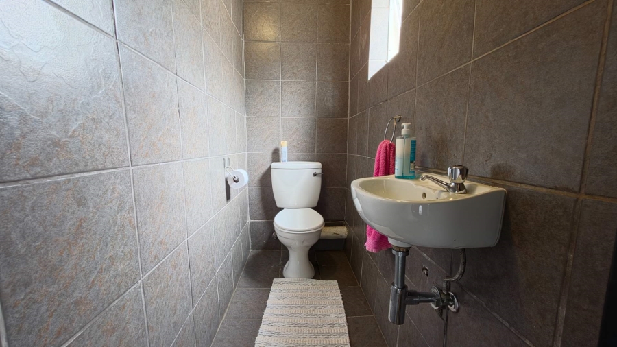 3 Bedroom Property for Sale in South Crest Gauteng