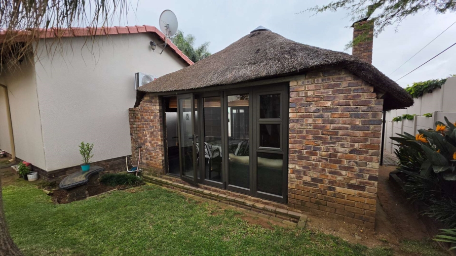 3 Bedroom Property for Sale in South Crest Gauteng