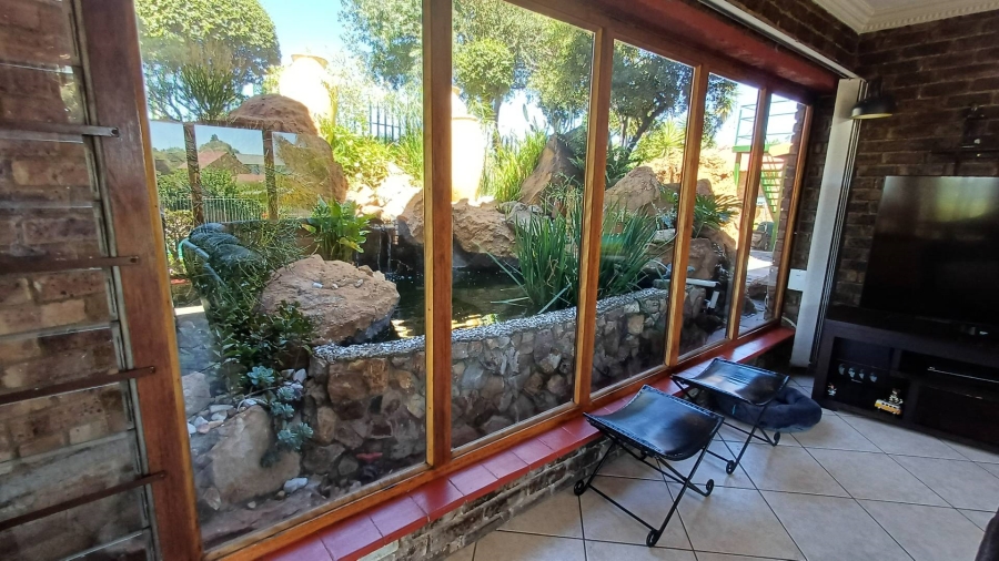 5 Bedroom Property for Sale in Ridgeway Gauteng