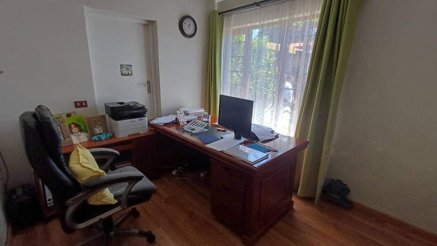 5 Bedroom Property for Sale in Ridgeway Gauteng