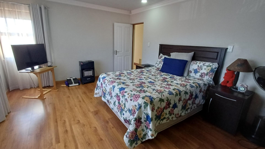 5 Bedroom Property for Sale in Ridgeway Gauteng