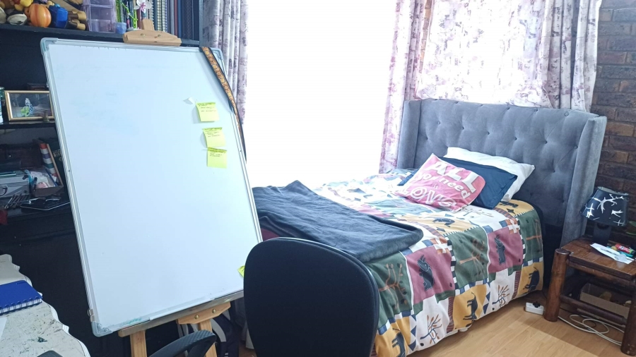 5 Bedroom Property for Sale in Ridgeway Gauteng