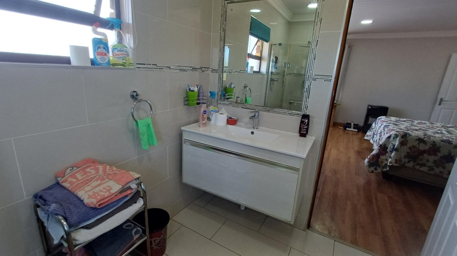 5 Bedroom Property for Sale in Ridgeway Gauteng