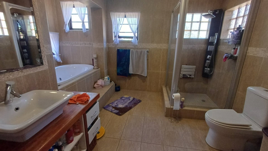 5 Bedroom Property for Sale in Ridgeway Gauteng