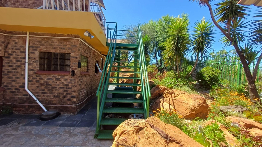 5 Bedroom Property for Sale in Ridgeway Gauteng