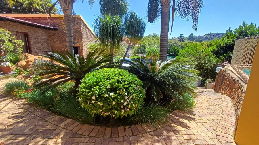 5 Bedroom Property for Sale in Ridgeway Gauteng