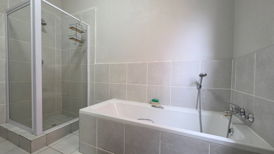 3 Bedroom Property for Sale in New Market Gauteng