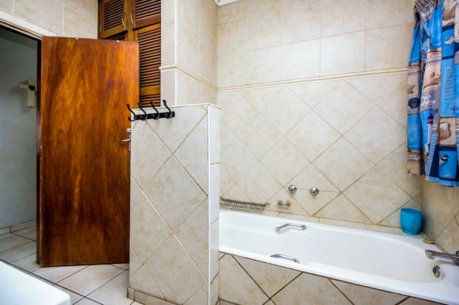 4 Bedroom Property for Sale in Meyerspark Gauteng