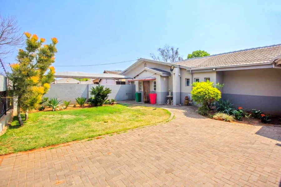 4 Bedroom Property for Sale in Meyerspark Gauteng