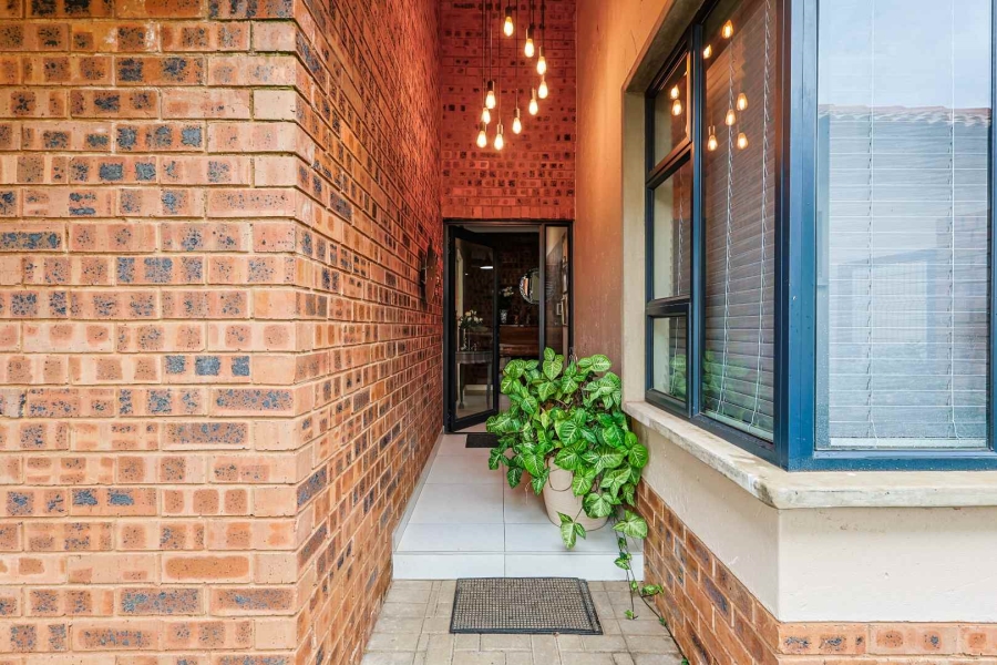 2 Bedroom Property for Sale in The Retreat Gauteng