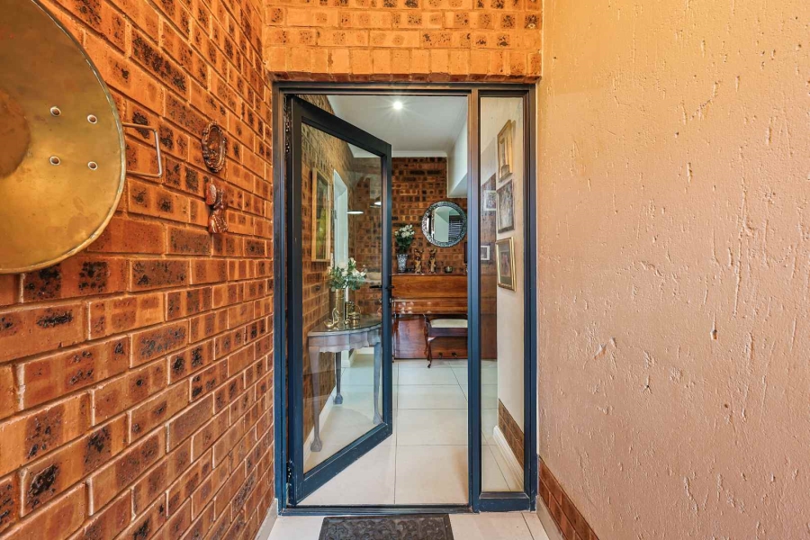 2 Bedroom Property for Sale in The Retreat Gauteng