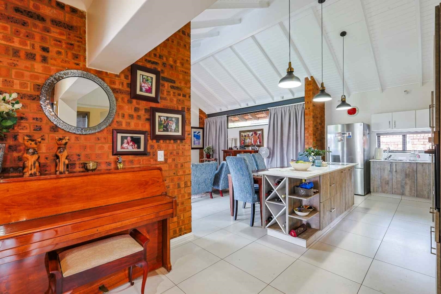 2 Bedroom Property for Sale in The Retreat Gauteng