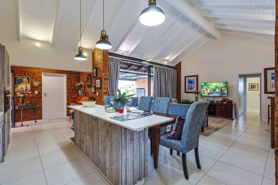 2 Bedroom Property for Sale in The Retreat Gauteng