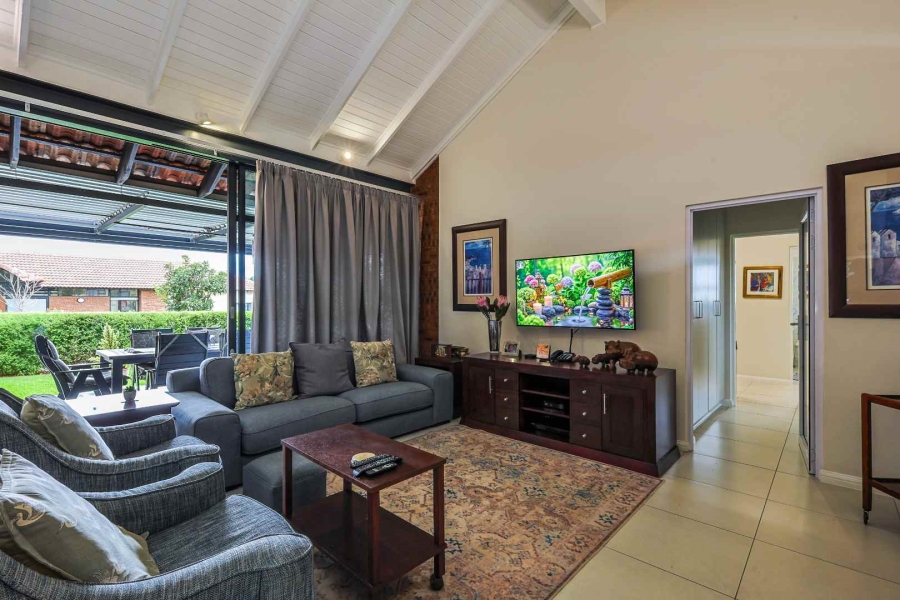 2 Bedroom Property for Sale in The Retreat Gauteng