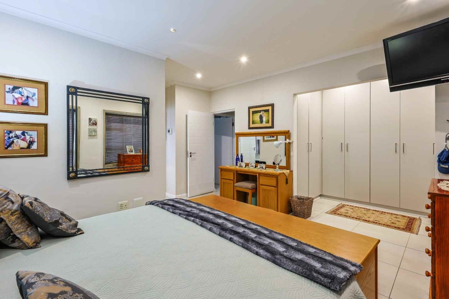 2 Bedroom Property for Sale in The Retreat Gauteng