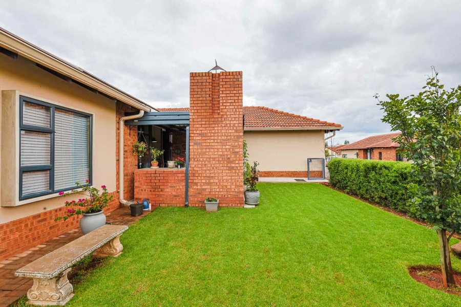 2 Bedroom Property for Sale in The Retreat Gauteng