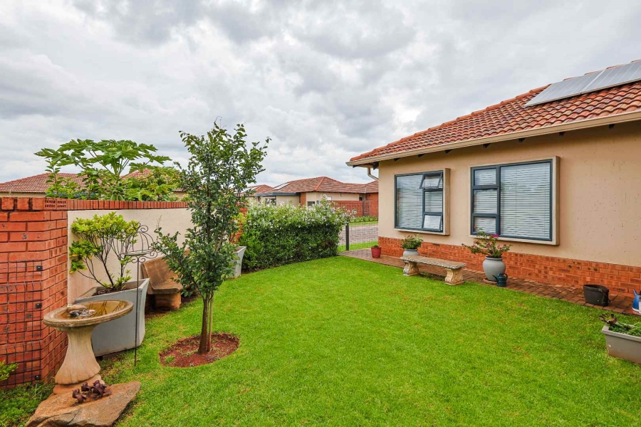 2 Bedroom Property for Sale in The Retreat Gauteng