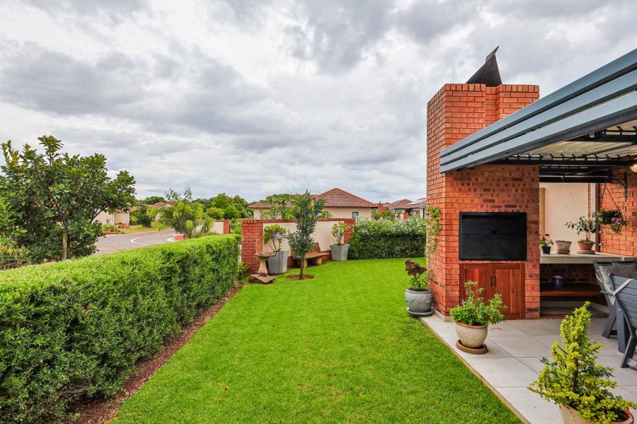 2 Bedroom Property for Sale in The Retreat Gauteng