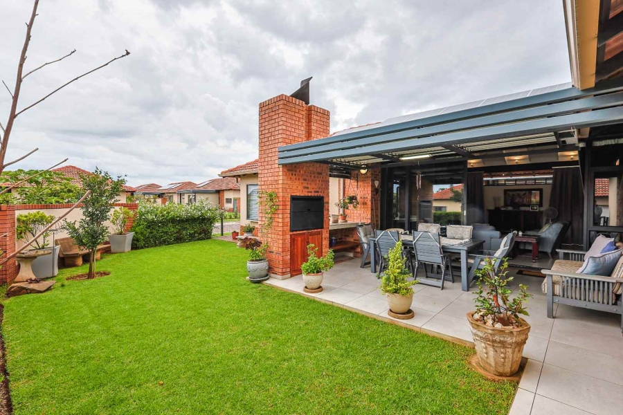 2 Bedroom Property for Sale in The Retreat Gauteng